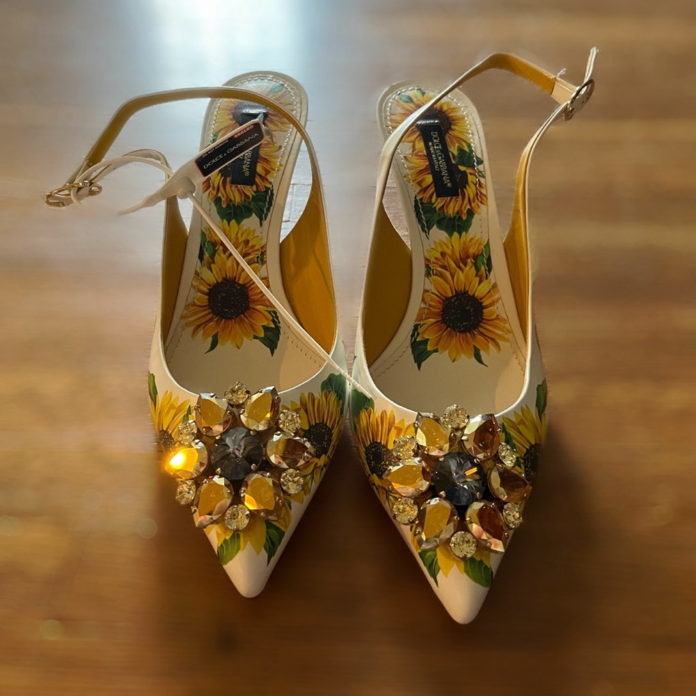 Dolce & Gabbana Yellow Crystal-Embellished Sunflower Leather Pumps size 8.5